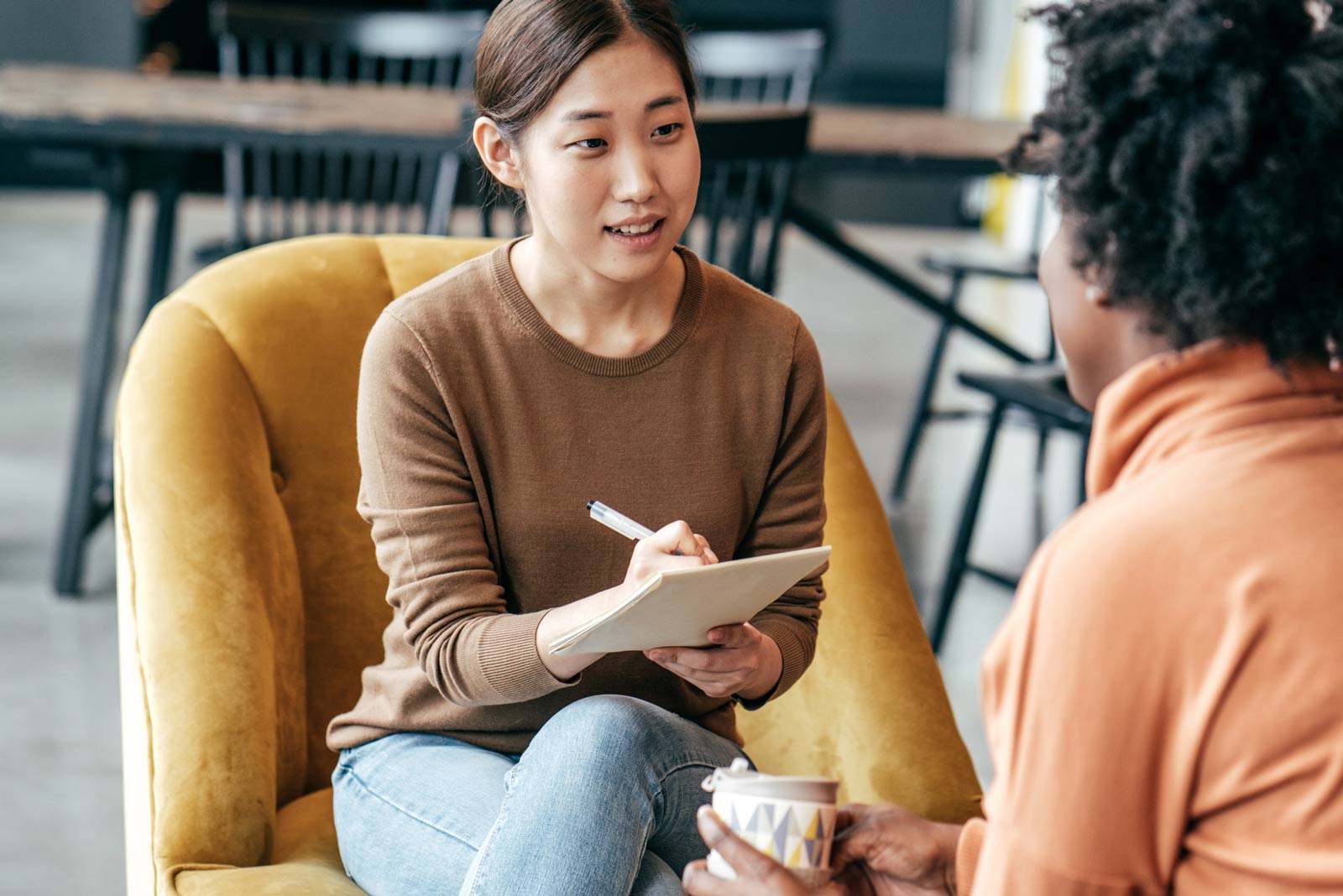 image of observation of volunteering behavior at computer